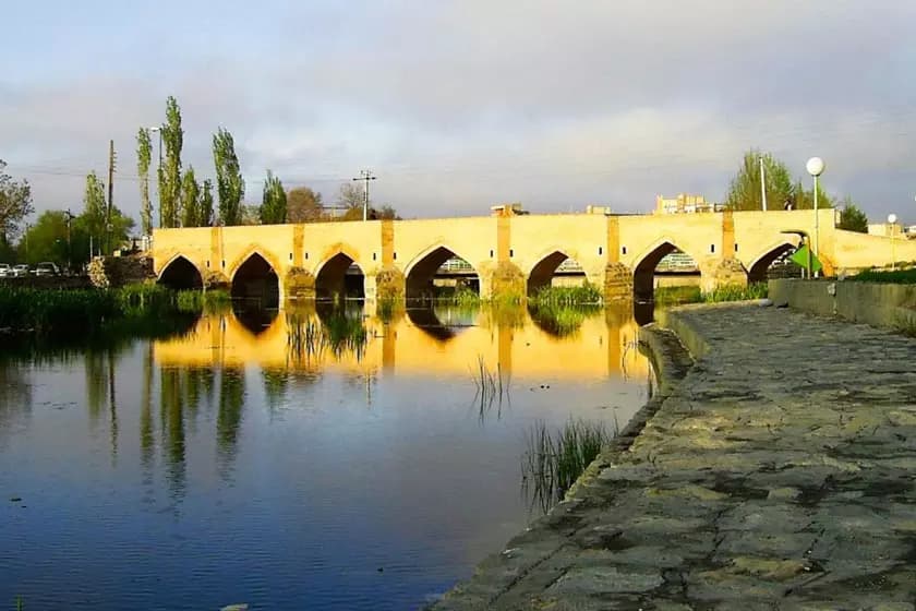 Haft Cheshmeh Bridge